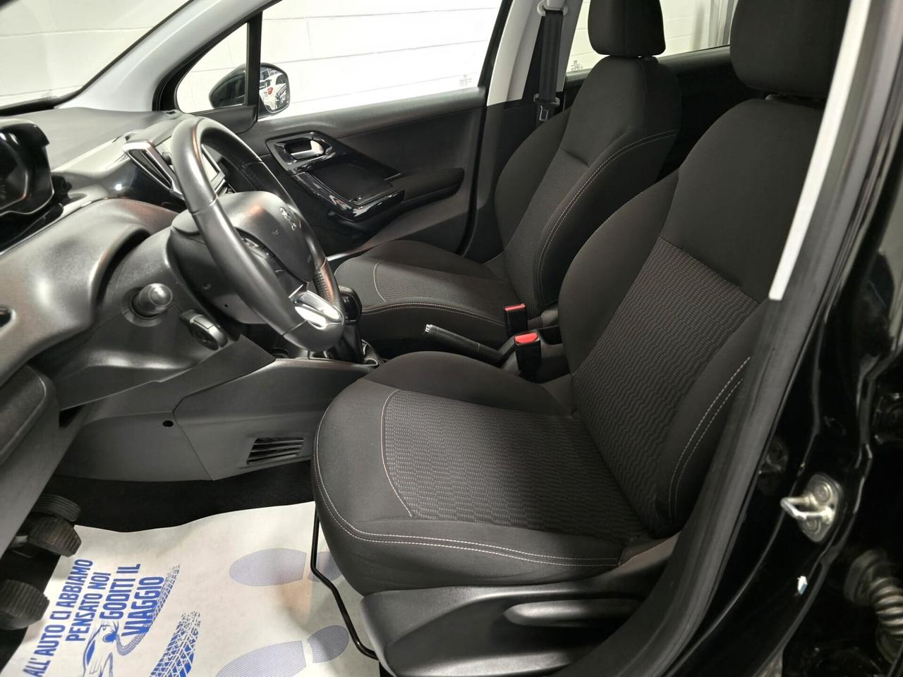 Peugeot 208 PureTech 82 5 porte Allure OK NEOPATENTATI