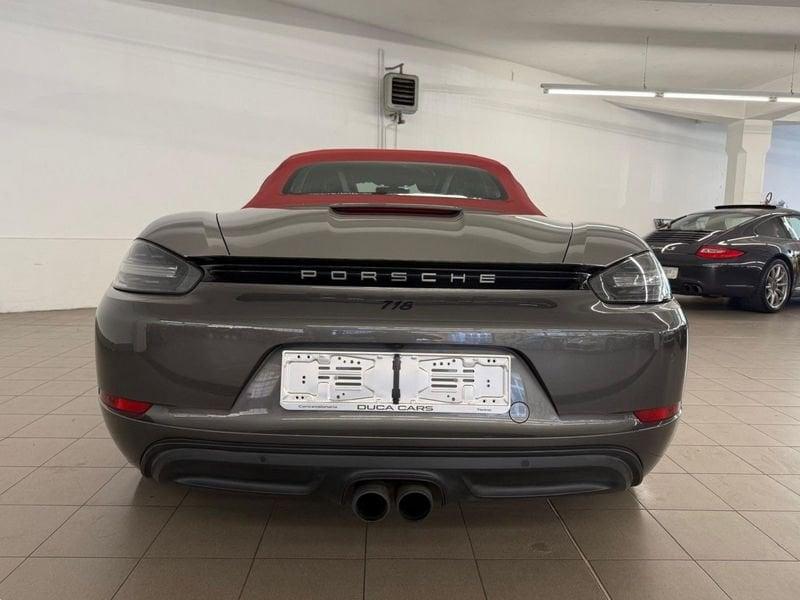 Porsche 718 2.0 Boxster