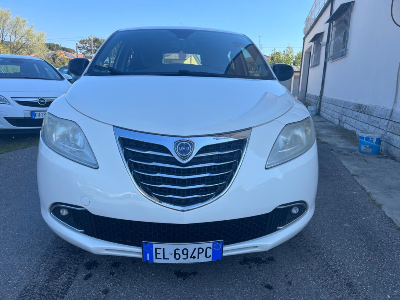 Lancia Ypsilon 1.2 69 CV 5 porte GPL ok neopatentati