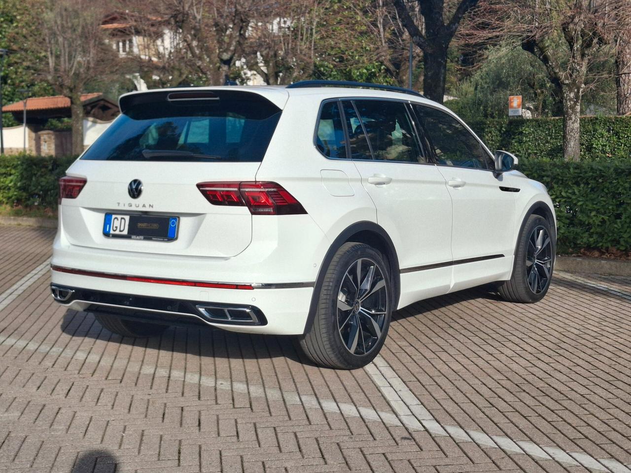 Volkswagen Tiguan 2.0 TDI 150 CV DSG R-Line -unico proprietario
