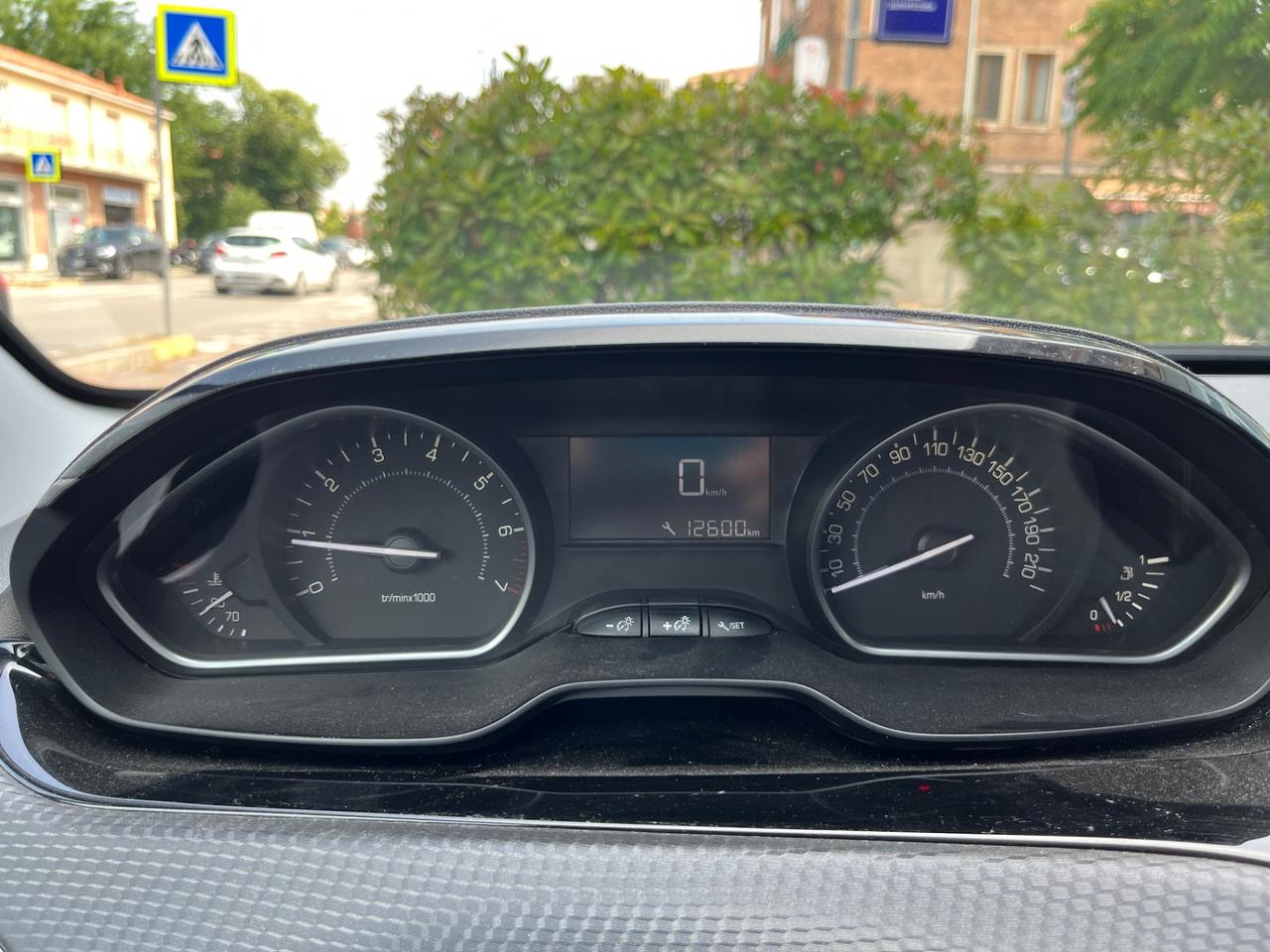 Peugeot 2008 1.2 82 CV S&S Allure