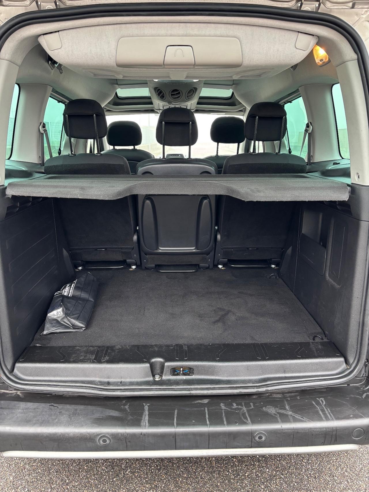 Peugeot Partner Tepee BlueHDi 120 S&S Outdoor