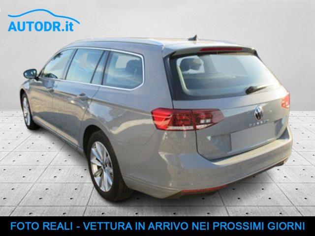 VOLKSWAGEN Passat Variant 2.0 TDI EVO DSG Business Fari LED, Navi, Ambient