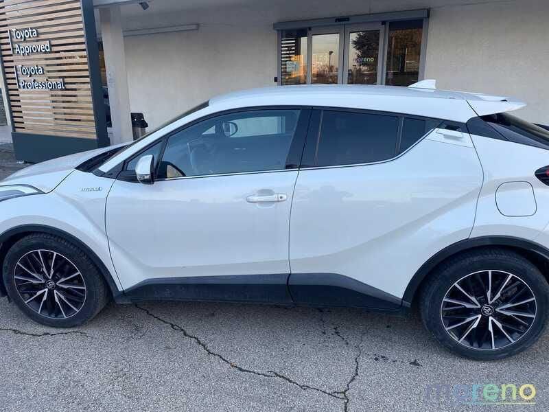 Toyota C-HR 1.8H Lounge E-CVT 2WD