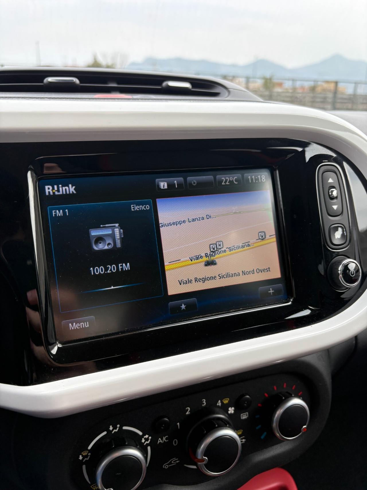 Vendesi Renault Twingo 1.0 Benzina Anno 2015