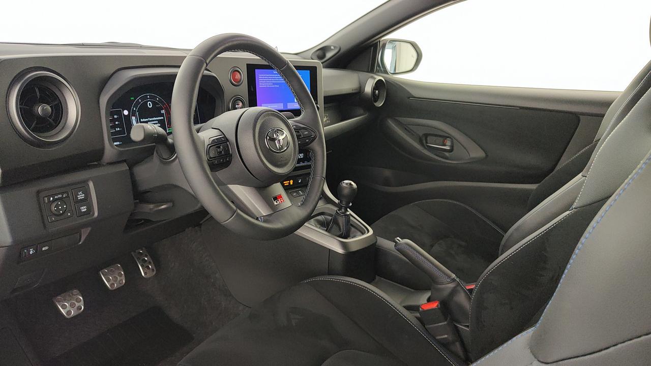 TOYOTA GR Yaris 1.6 Rovanpera Special Edition imt-6