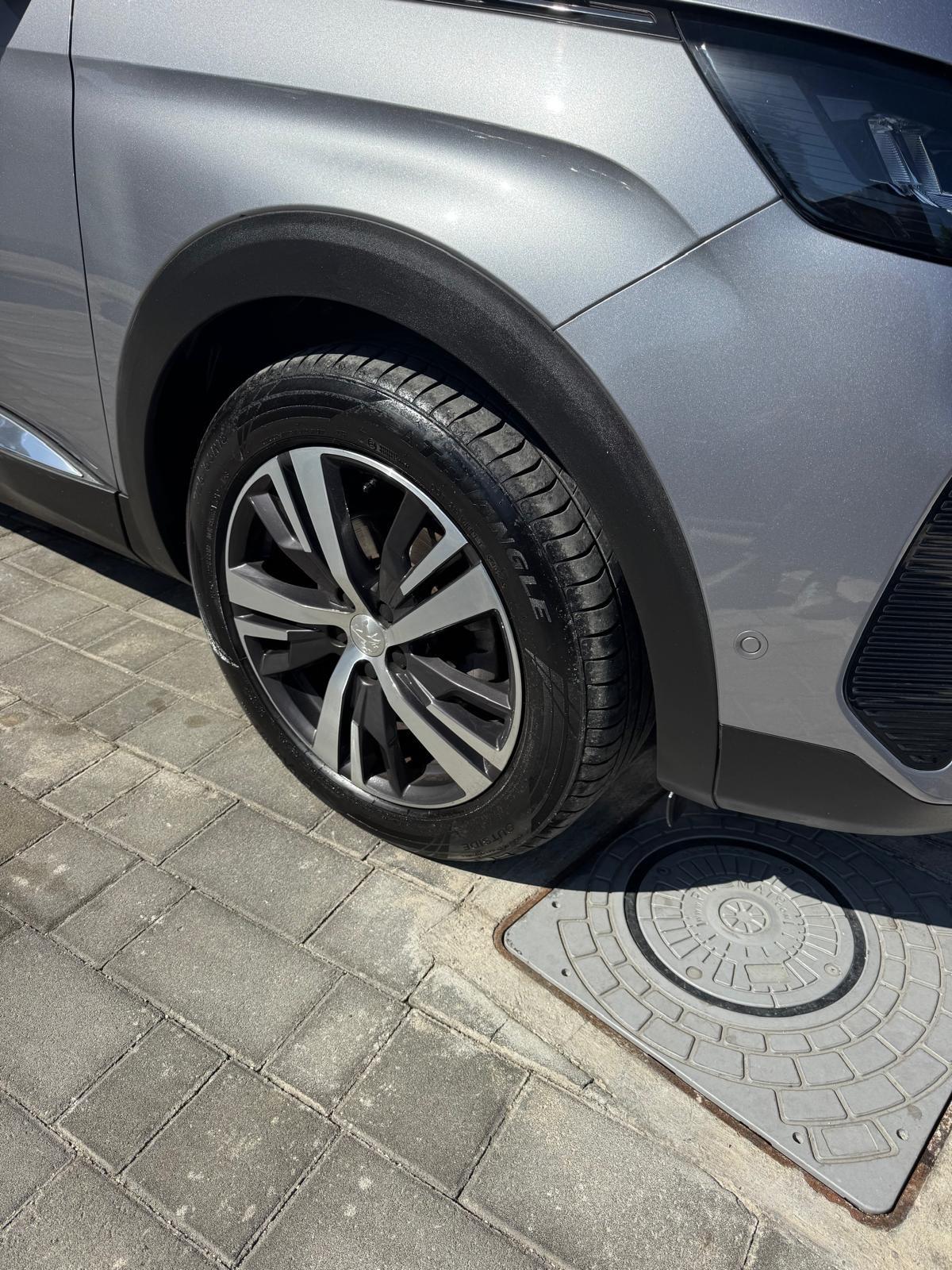 Peugeot 3008 BlueHDi 130 S&S EAT8 Allure