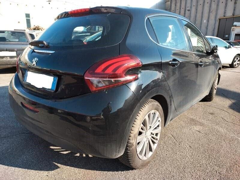 Peugeot 208 PureTech 82 5 porte Allure