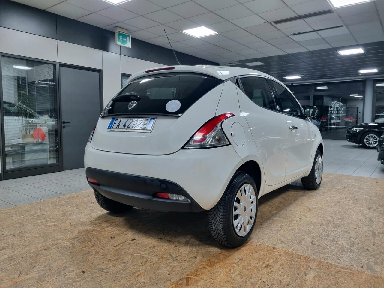 LANCIA YPSILON 0.9 TwinAir 85 CV 5p. ECOCHIC SILVER