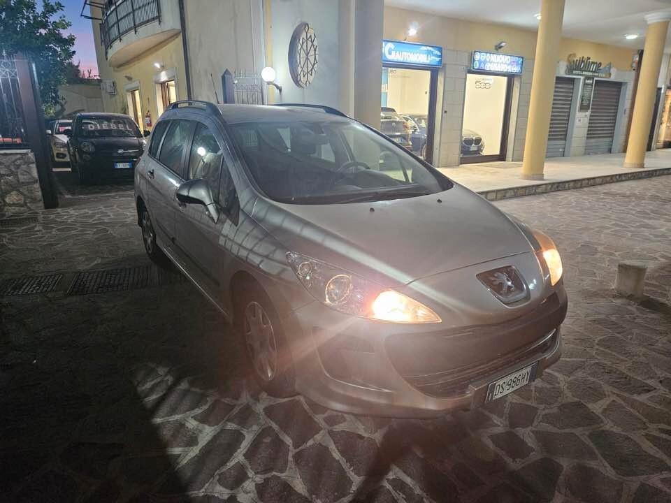 Peugeot 308 2.0 HDi 5p. Féline