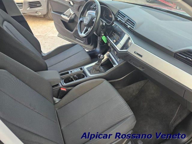 AUDI Q3 45 TFSI quattro S tronic Business sport