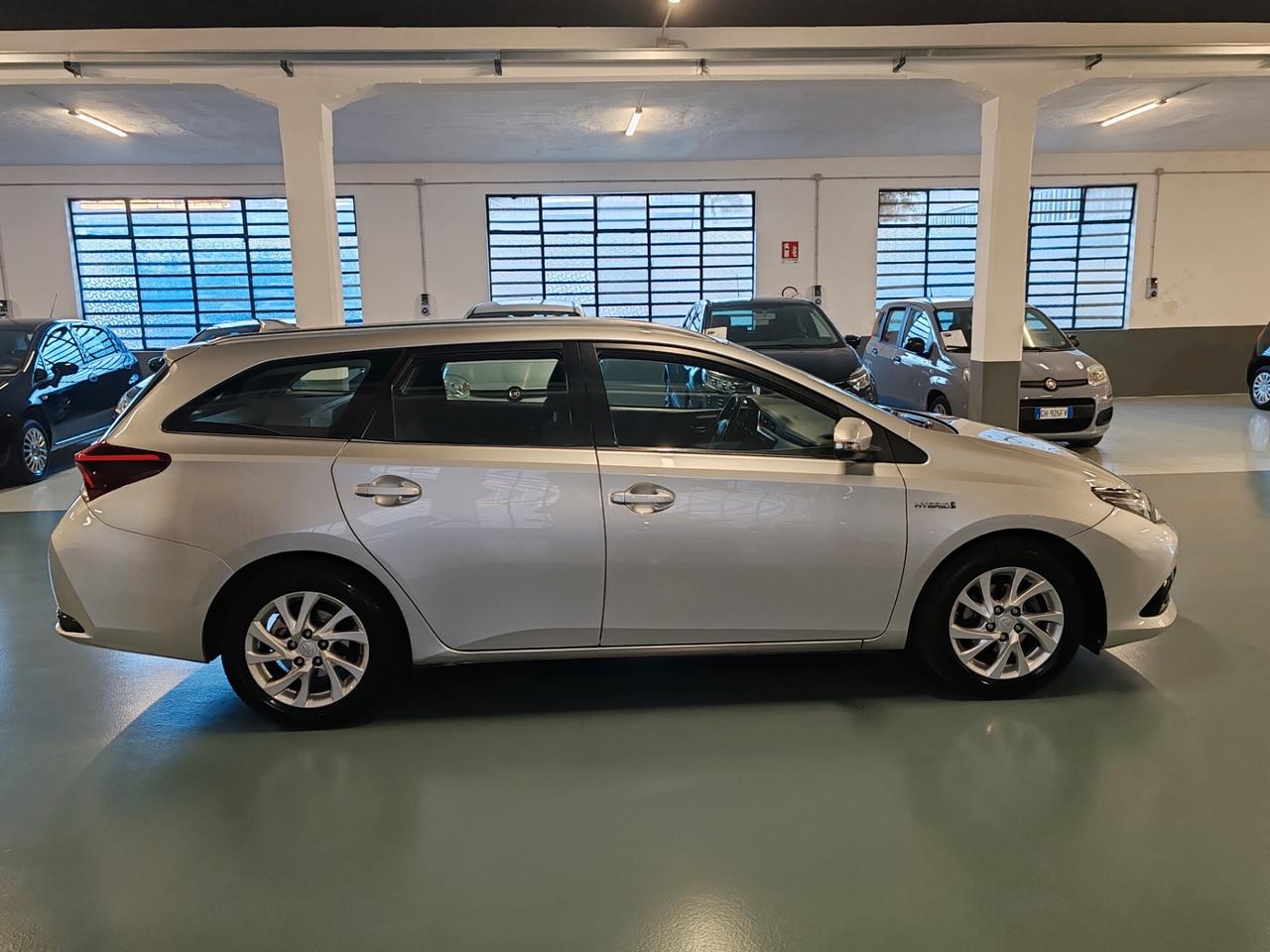 Toyota Auris 1.8 Hybrid Lounge