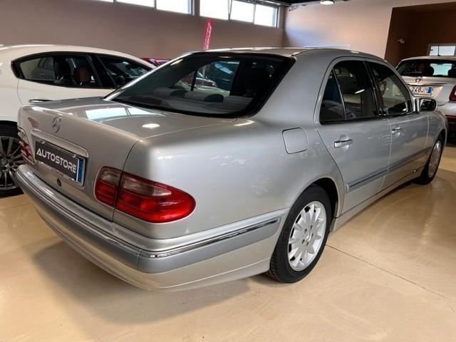 Mercedes-benz E 200 E 220 CDI EXECUTIVE