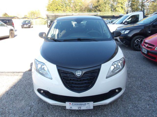 LANCIA Ypsilon 0.9 TwinAir 85 CV 5 porte S&S S Momodesign