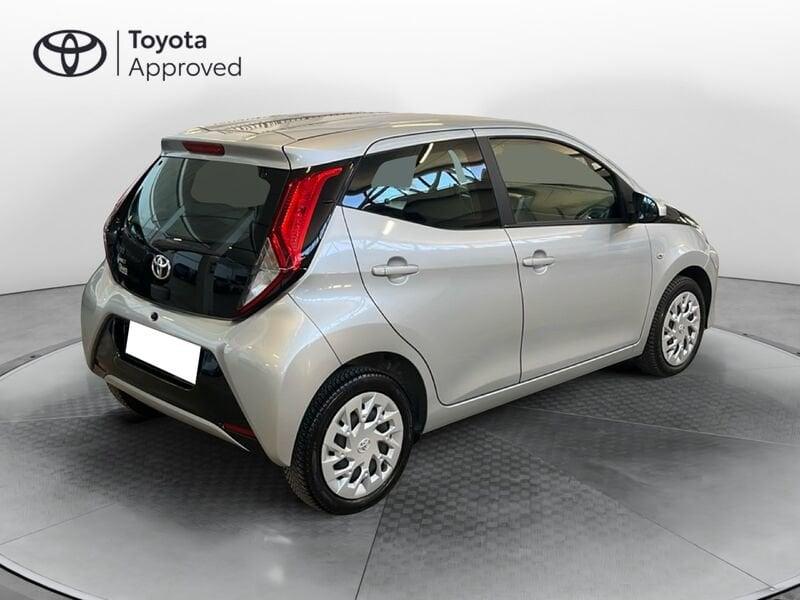 Toyota Aygo Aygo Connect 1.0 VVT-i 72 CV 5 porte x-play