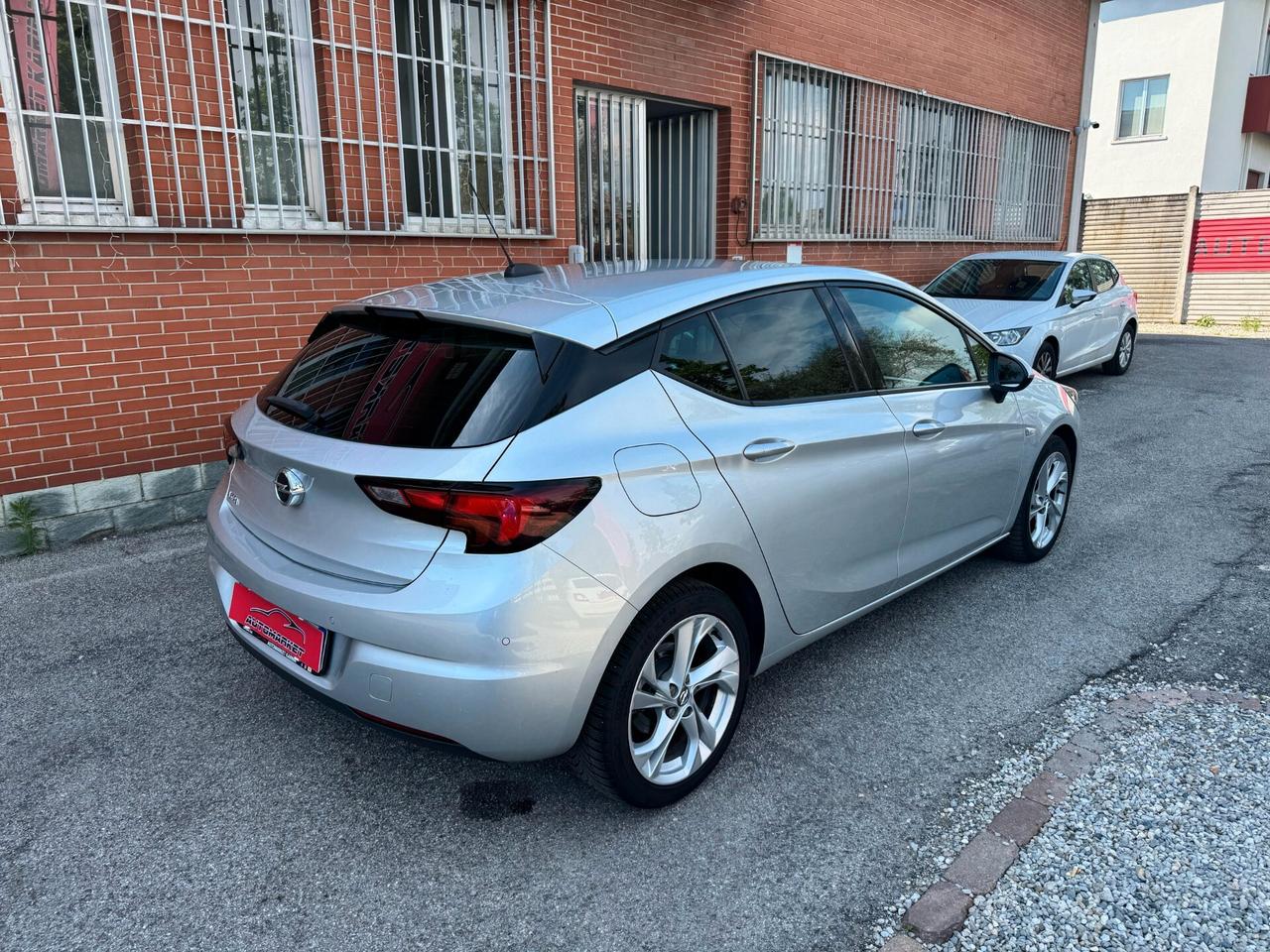 Opel Astra 1.2 Turbo 130 CV