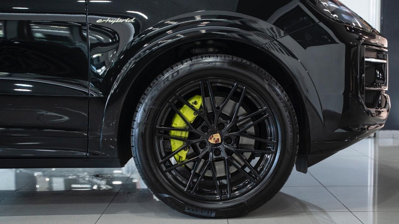 Porsche Cayenne COUPE 3.0 E-HYBRID TIPTRONIC 21" TETTO PANORAMICO PACK CHRONO BOSE SEDILI SCARICHI S