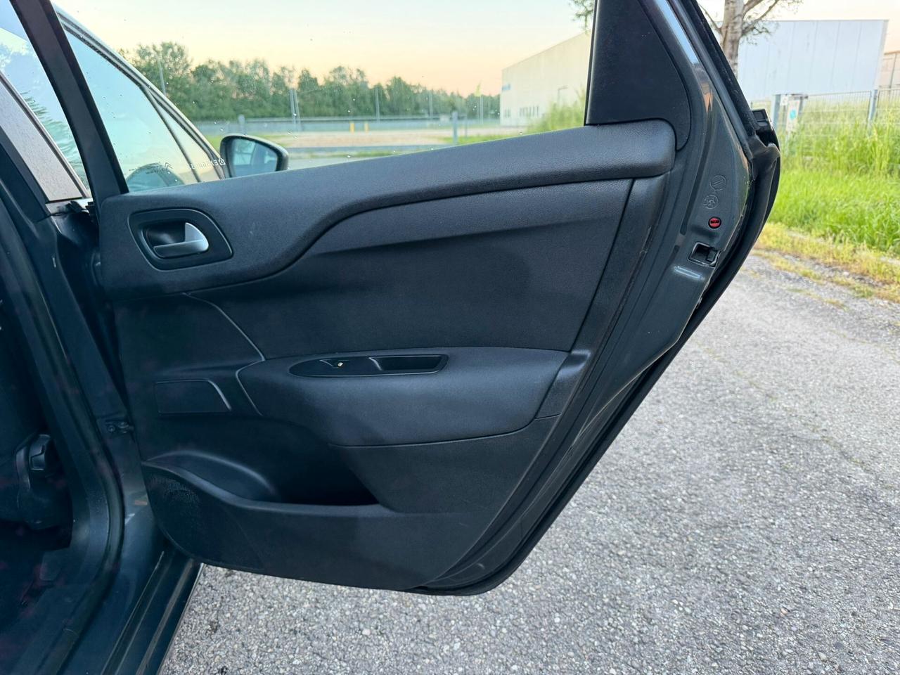 Citroen C4 Berlina 1.4 95CV Euro 5b