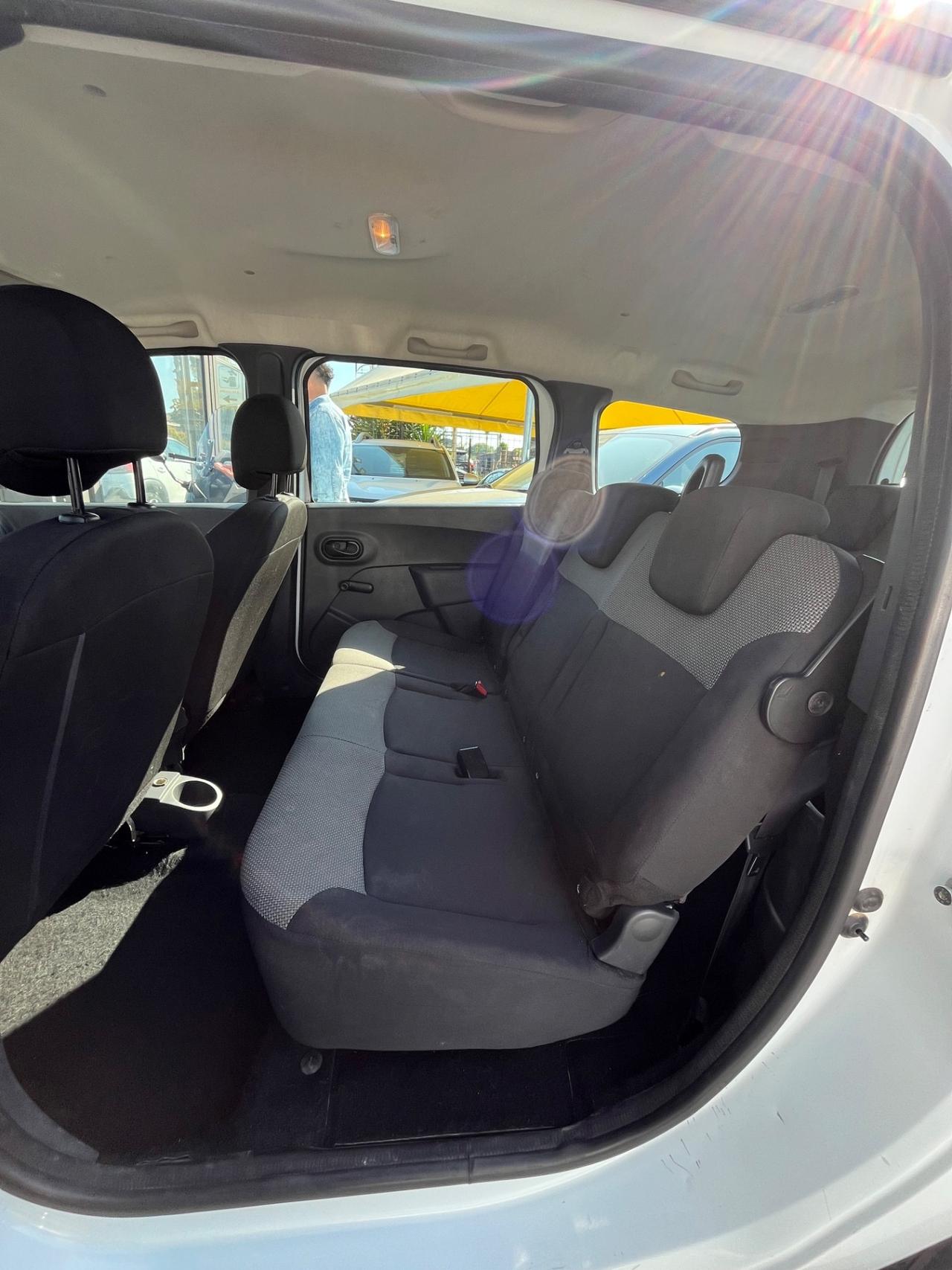 Dacia Lodgy 7 posti IVA ESPOSTA