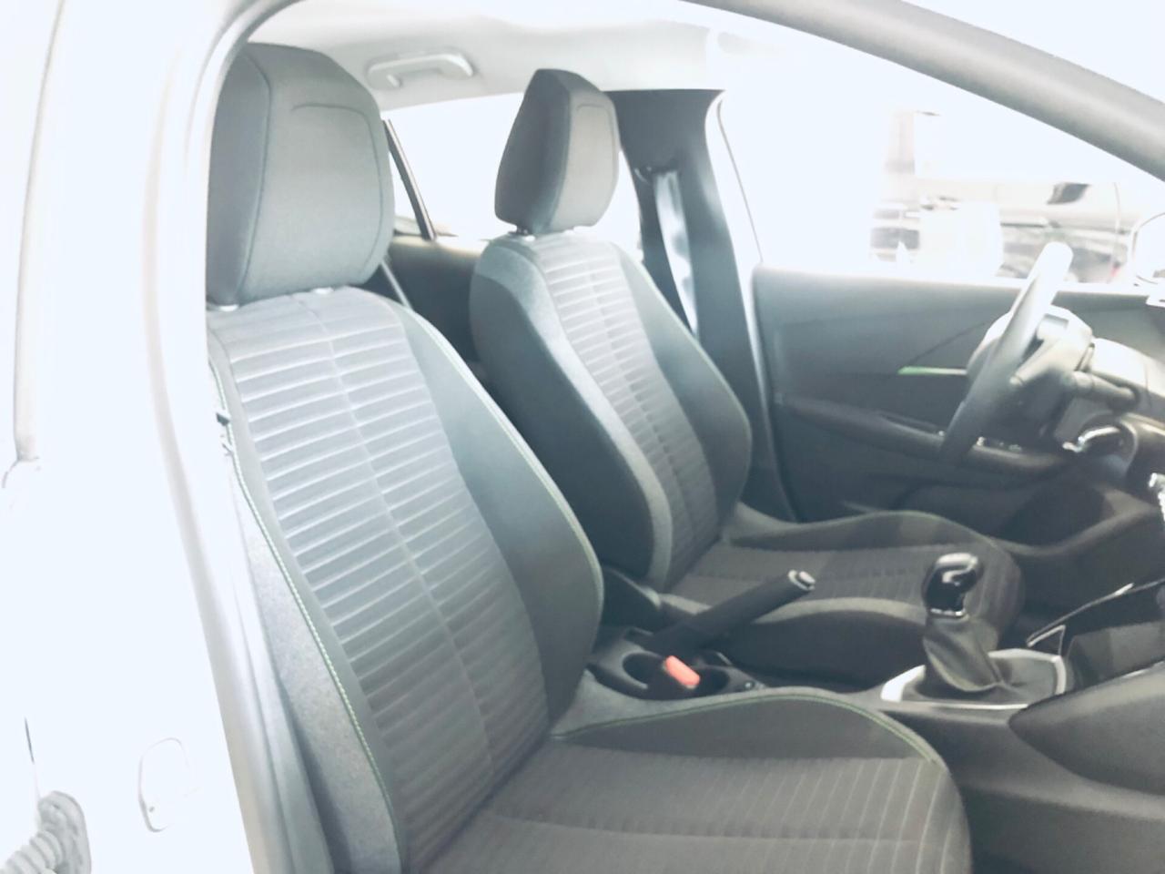 Peugeot 208 1.2 benzina neopatenti 15mila km