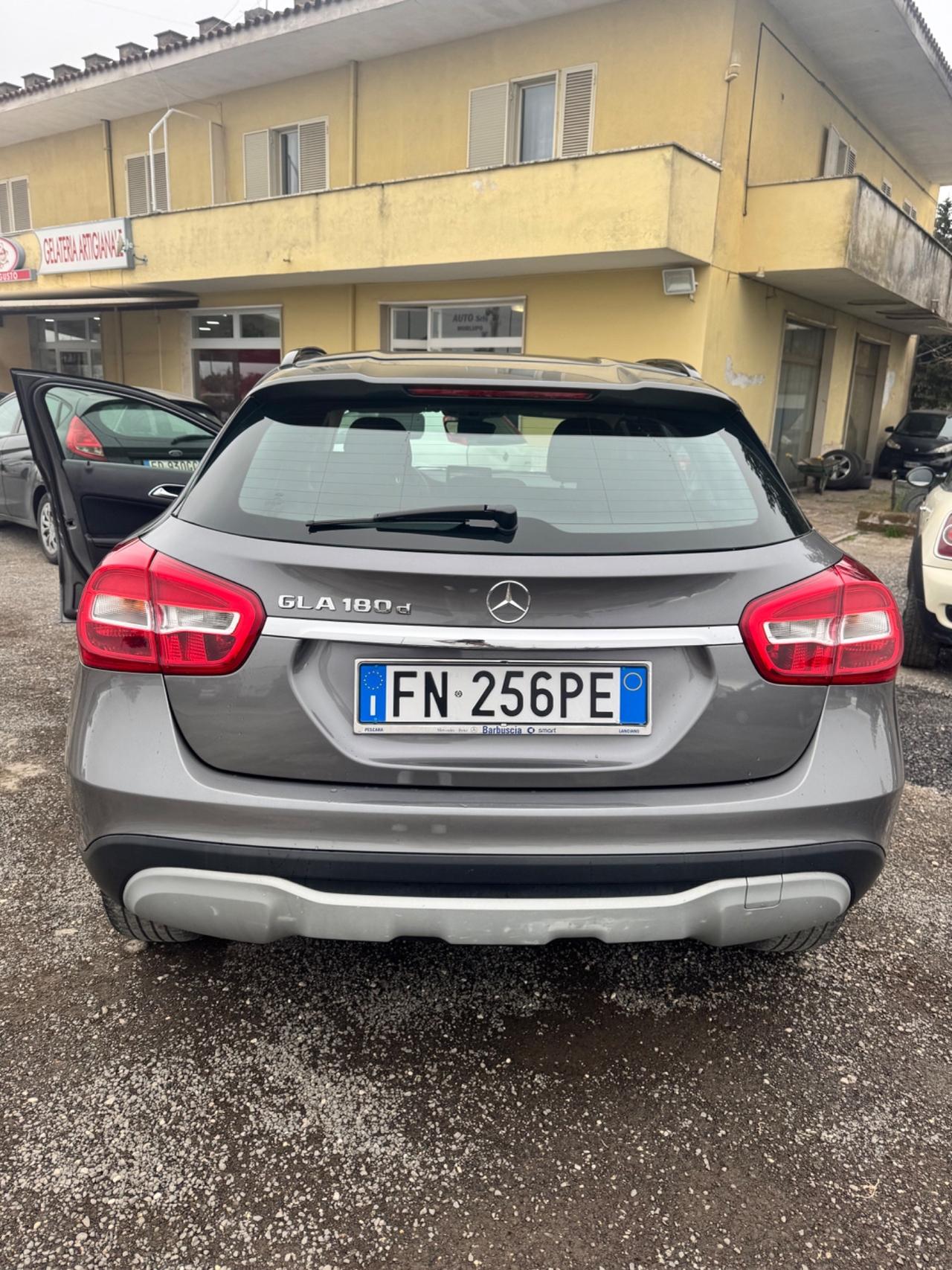 Mercedes-benz GLA 180