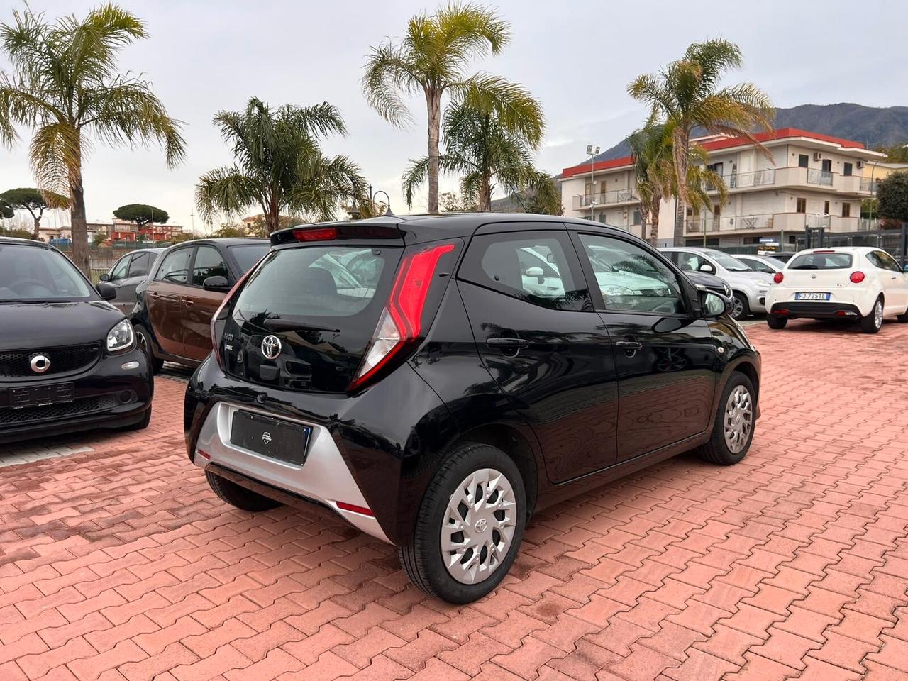 Toyota Aygo Connect 1.0 VVT-i 72 CV 5 porte x-clusiv MMT