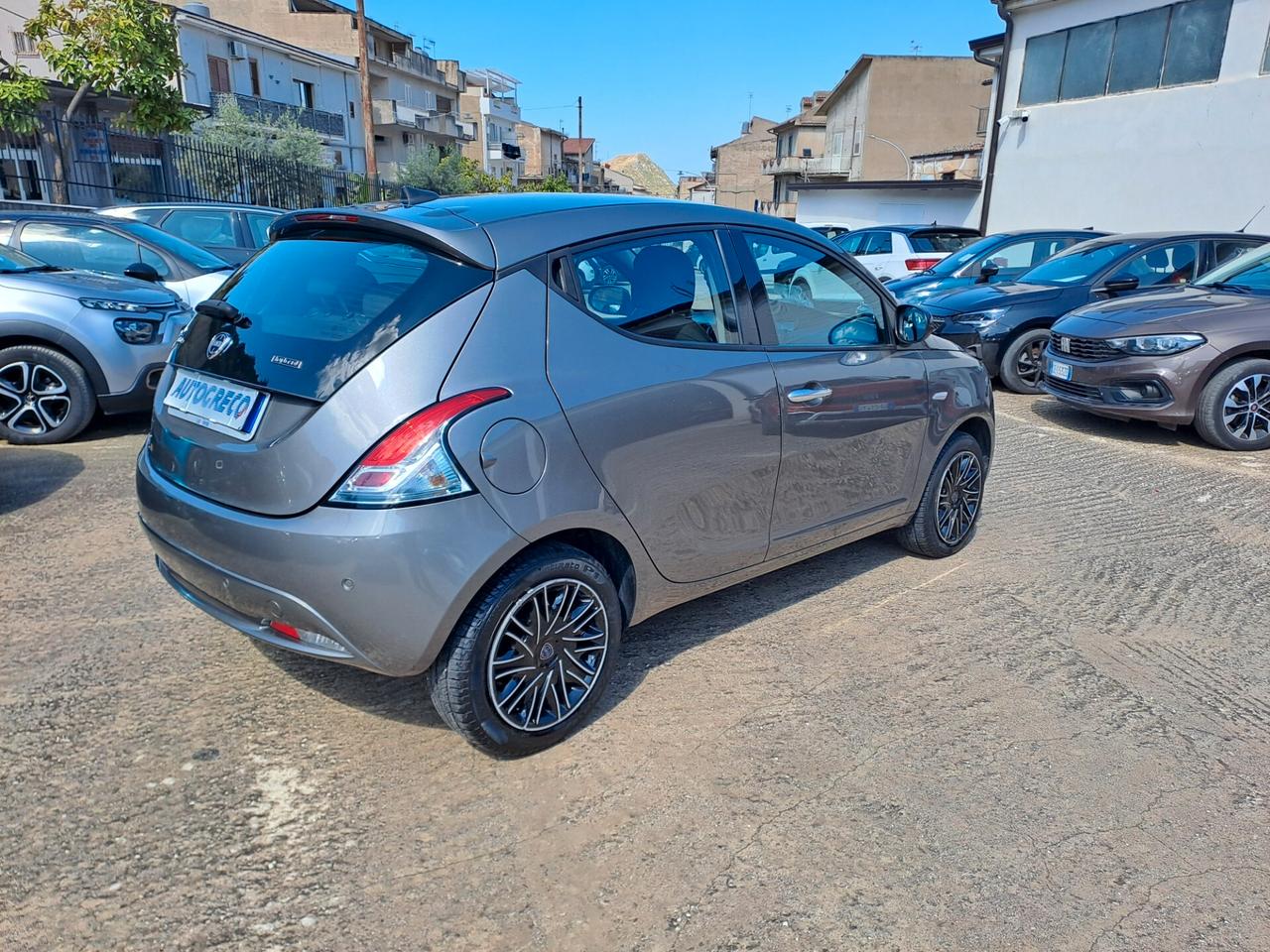 Lancia Ypsilon 1.0 FireFly 5 porte S&S Hybrid Gold
