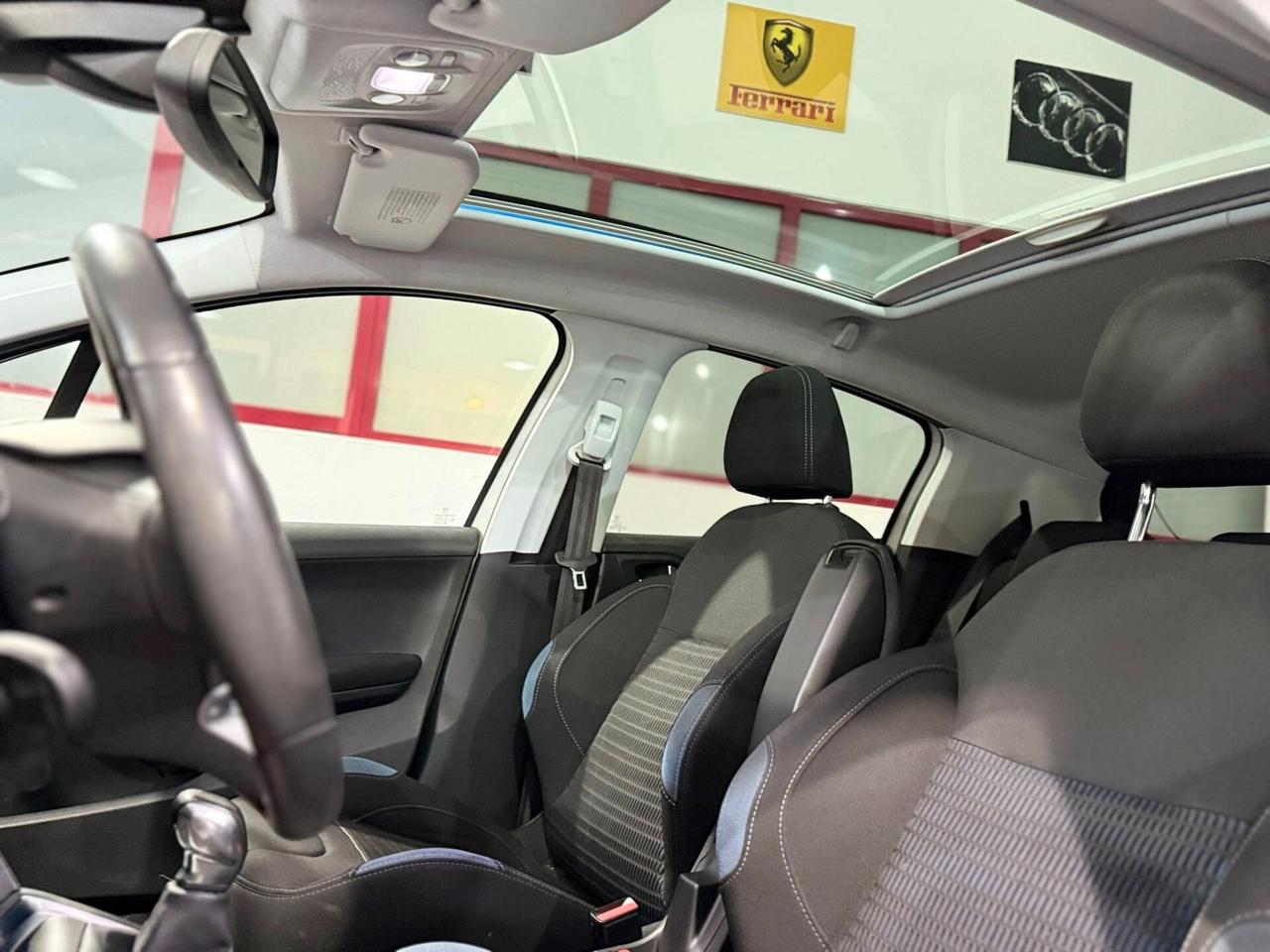 Peugeot 208 1.6 Bluehdi 92cv Allure 2013