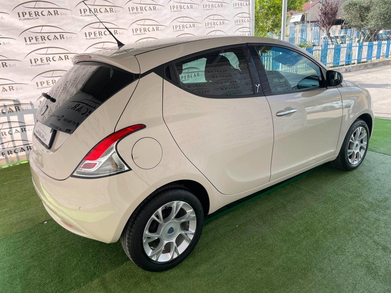 Lancia Ypsilon 0.9 TwinAir 85 CV 5 porte S&S DFN Platinum (IMP GPL )