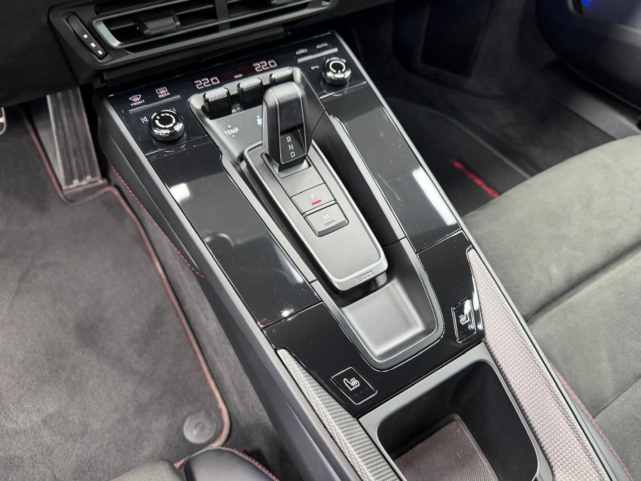 Porsche 911 Carrera 4 GTS (340)