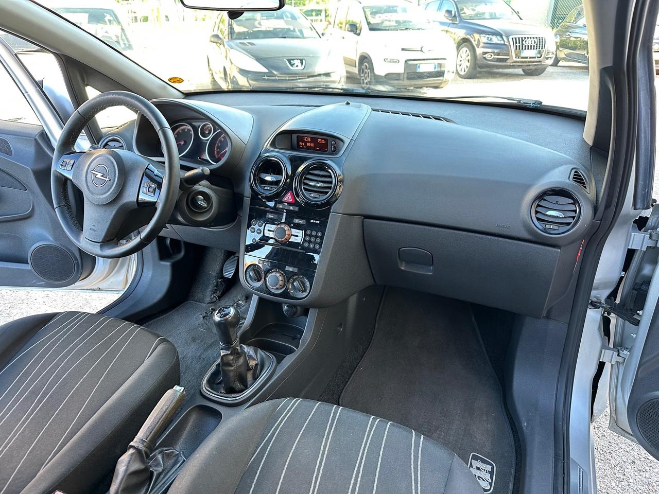 Opel Corsa 1.2 3 porte Club