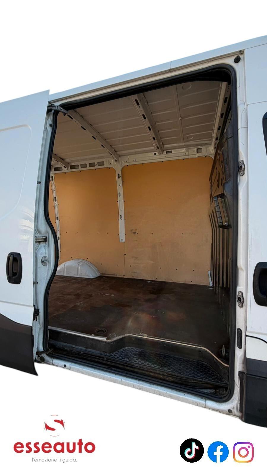 Iveco Daily 33S11 2.3 HPT PC Cabinato