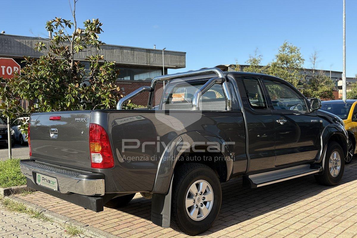 TOYOTA Hilux 2.5 D-4D 4WD 2p. Extra Cab SR