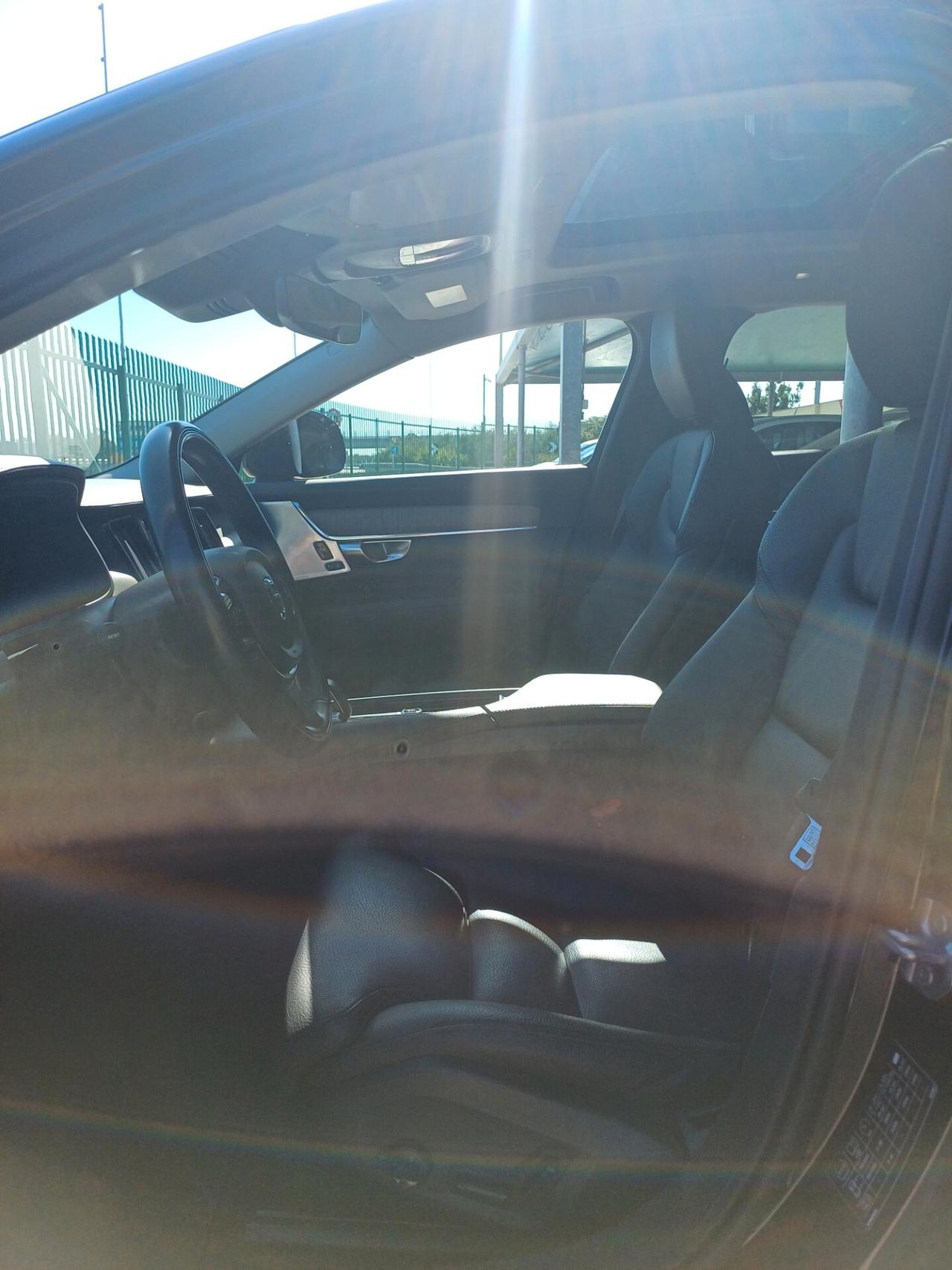 Volvo V90 Cross Country B4 (d) AWD Geartronic Business Pro