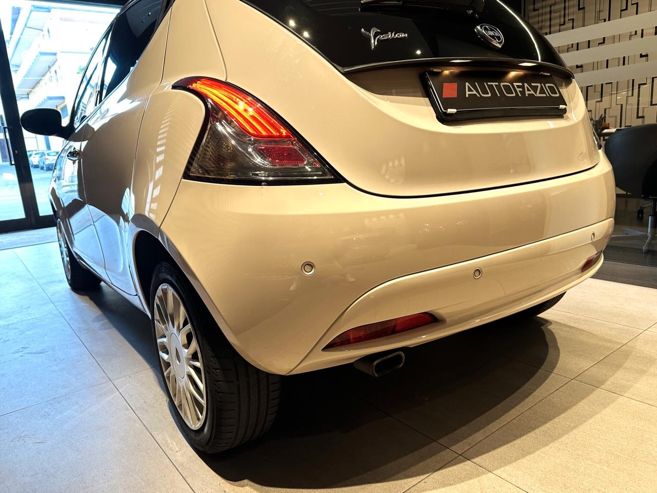 Lancia Ypsilon 1.2 69 CV 5 porte Gold