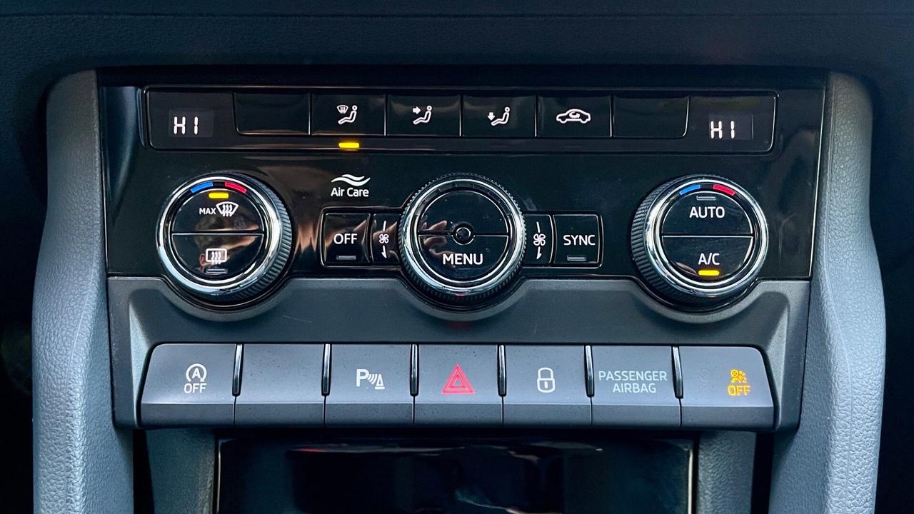SKODA KAROQ 2.0 TDI STYLE DSG 115CV - FULL LED, KEYLESS SYSTEM, NEOPATENTATI