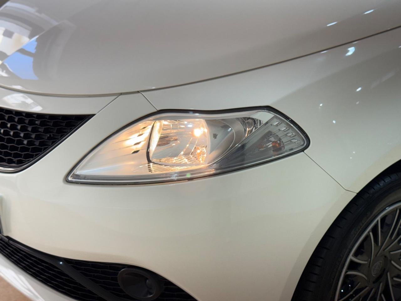 Lancia Ypsilon 1.2 69 CV 5 porte Gold