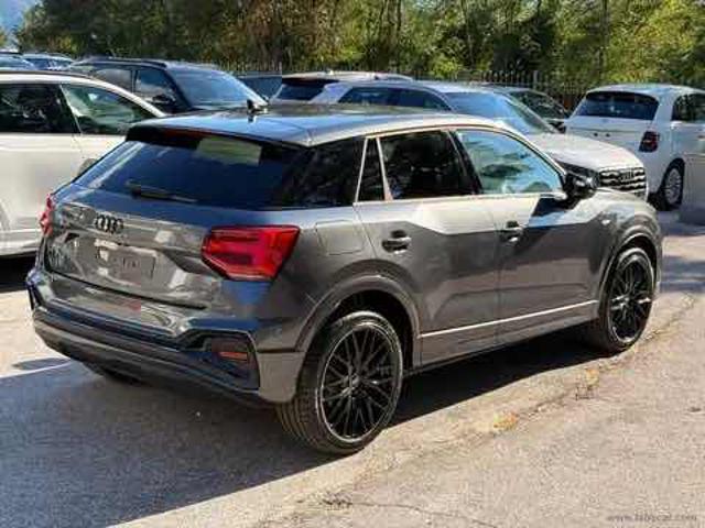 AUDI Q2 35 TDI S tronic Identity Black