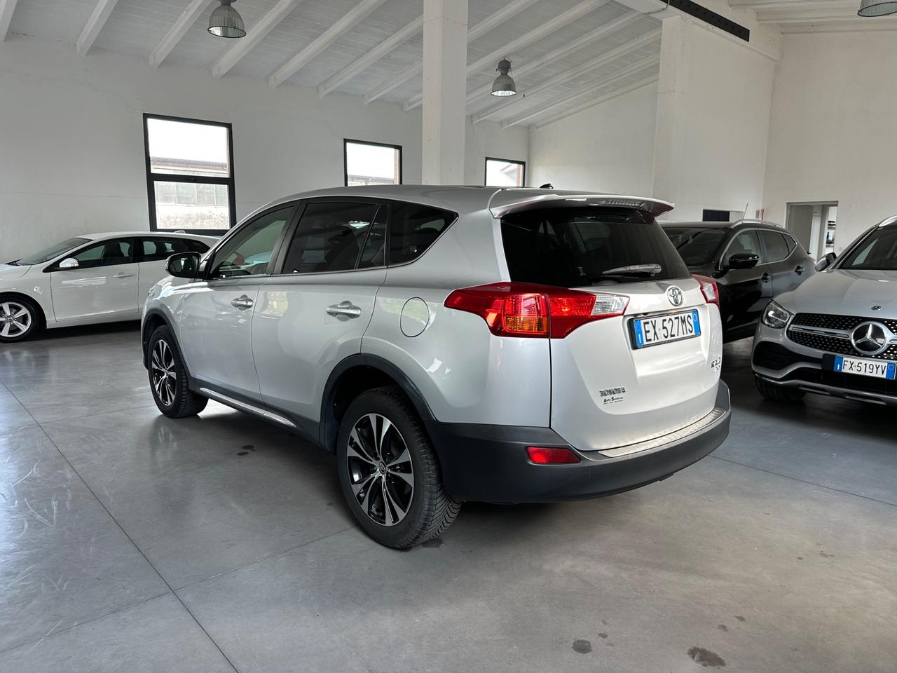 Toyota RAV 4 RAV4 2.0 D-4D 4WD Lounge