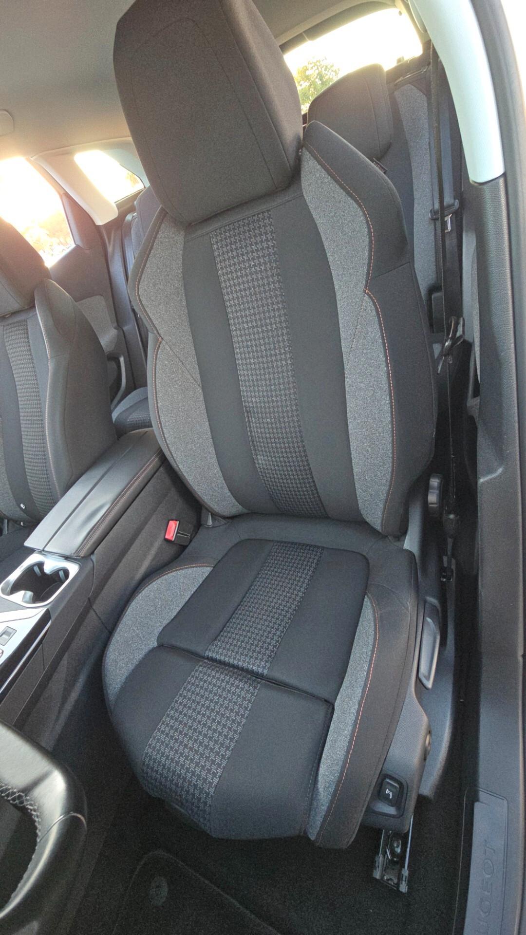 Peugeot 3008 BlueHDi 120 S&S Business