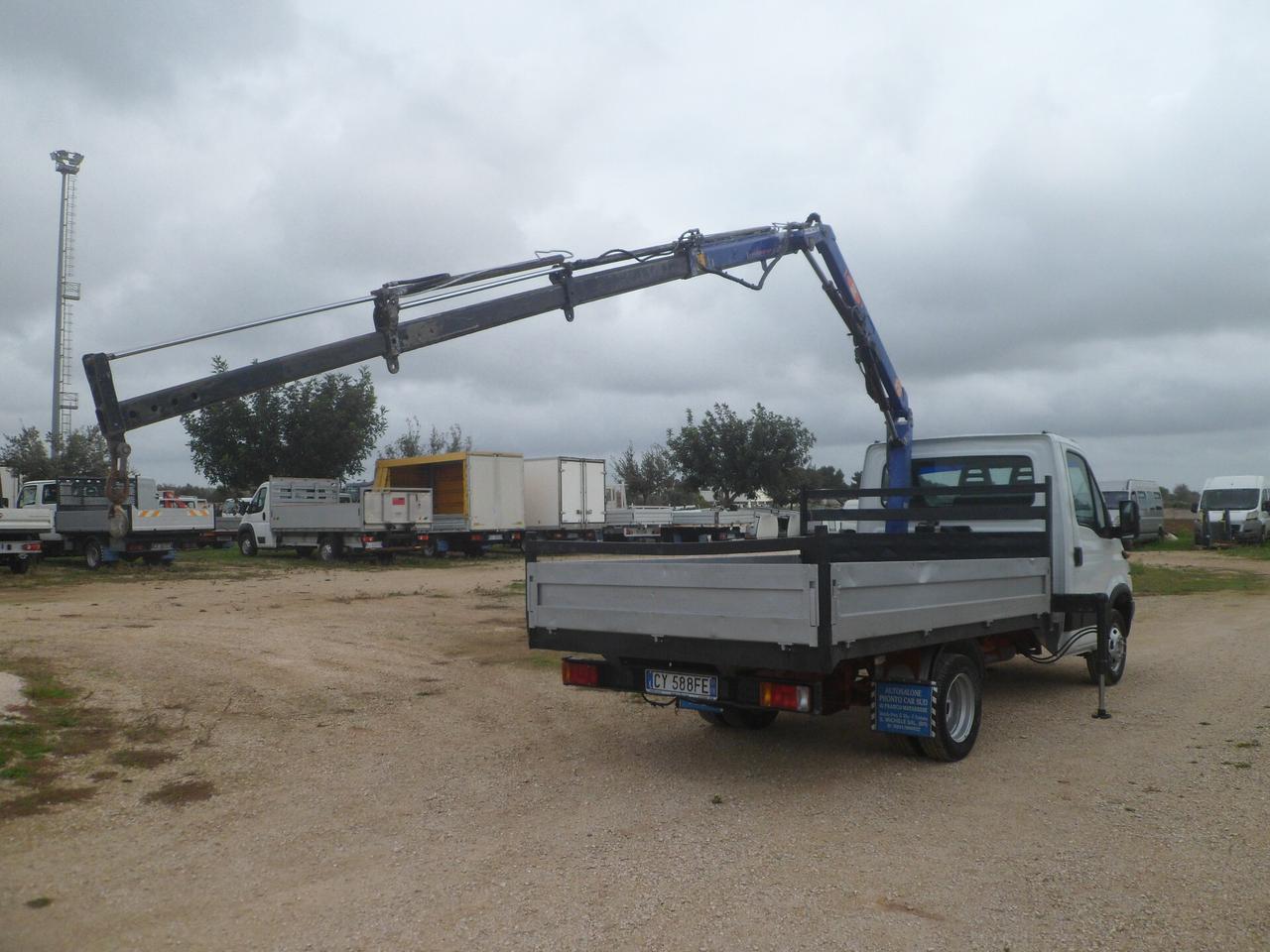 Iveco Daily 35c15 cassone fisso con gru