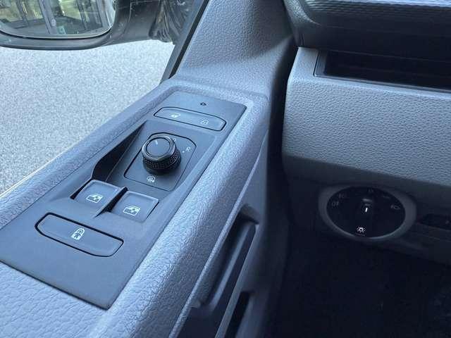 Volkswagen T6.1 Caravelle 2.0TDI DSG 150cv E6D Trendline 2 Clima 9 Posti IVA