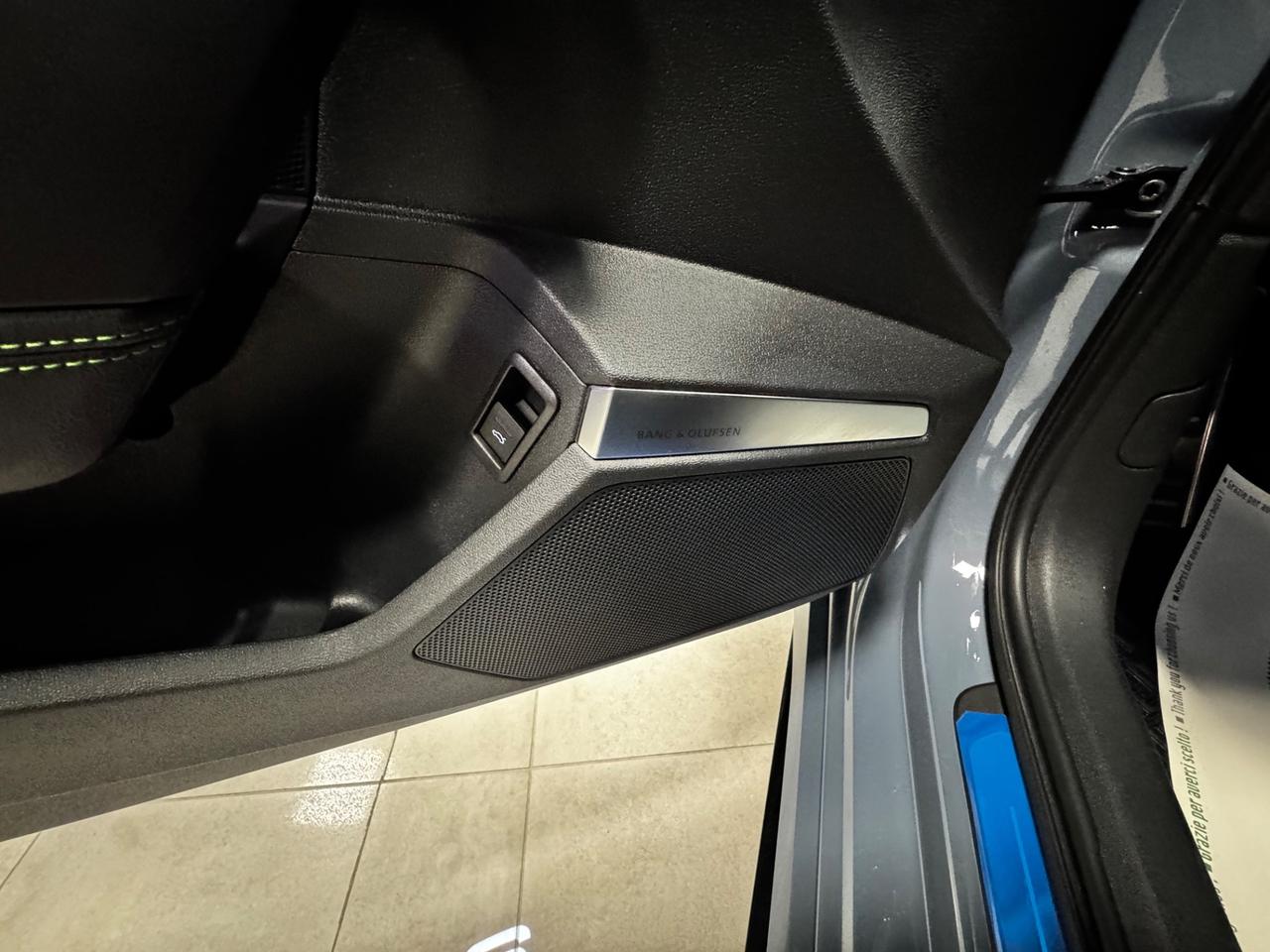 AUDI RS3 PERFORMANCE + CARBOCERAMICA