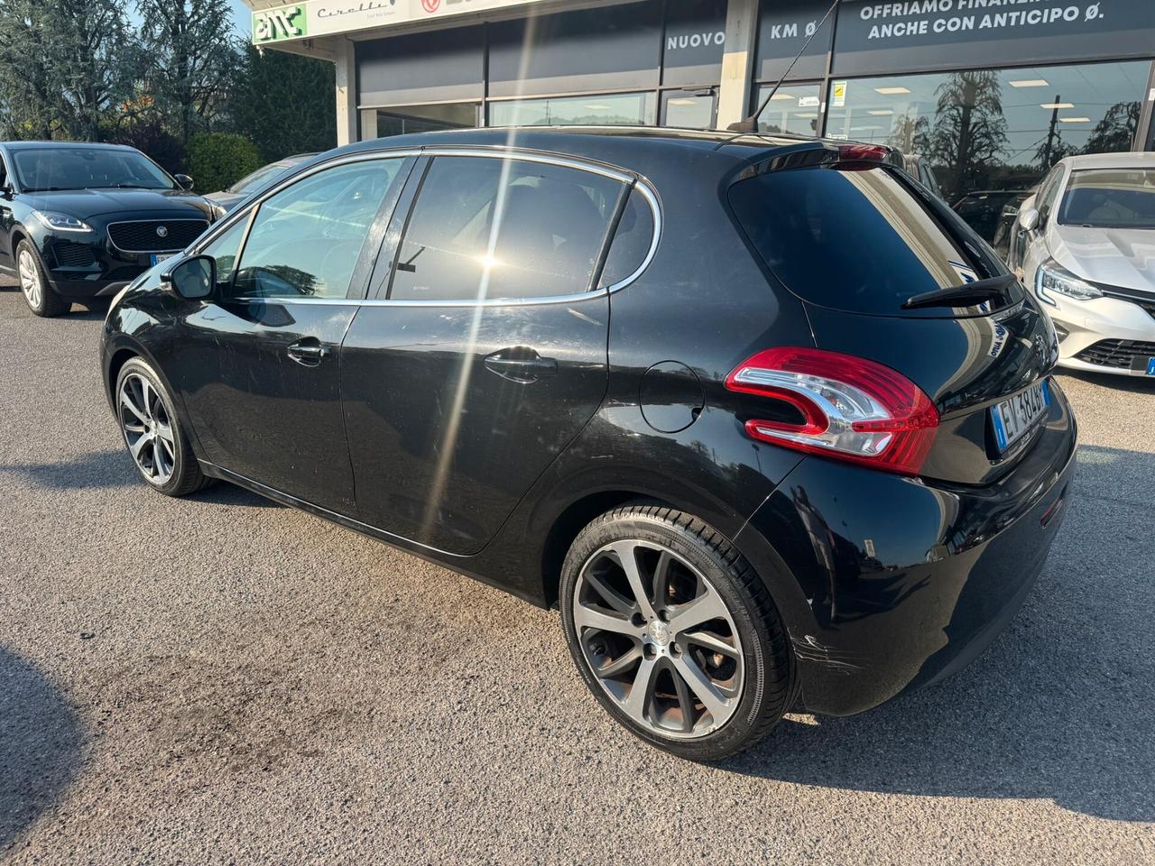 Peugeot 208 1.6 e-HDi 92 CV Stop&Start 5 porte Allure *NEOPATENTATI*
