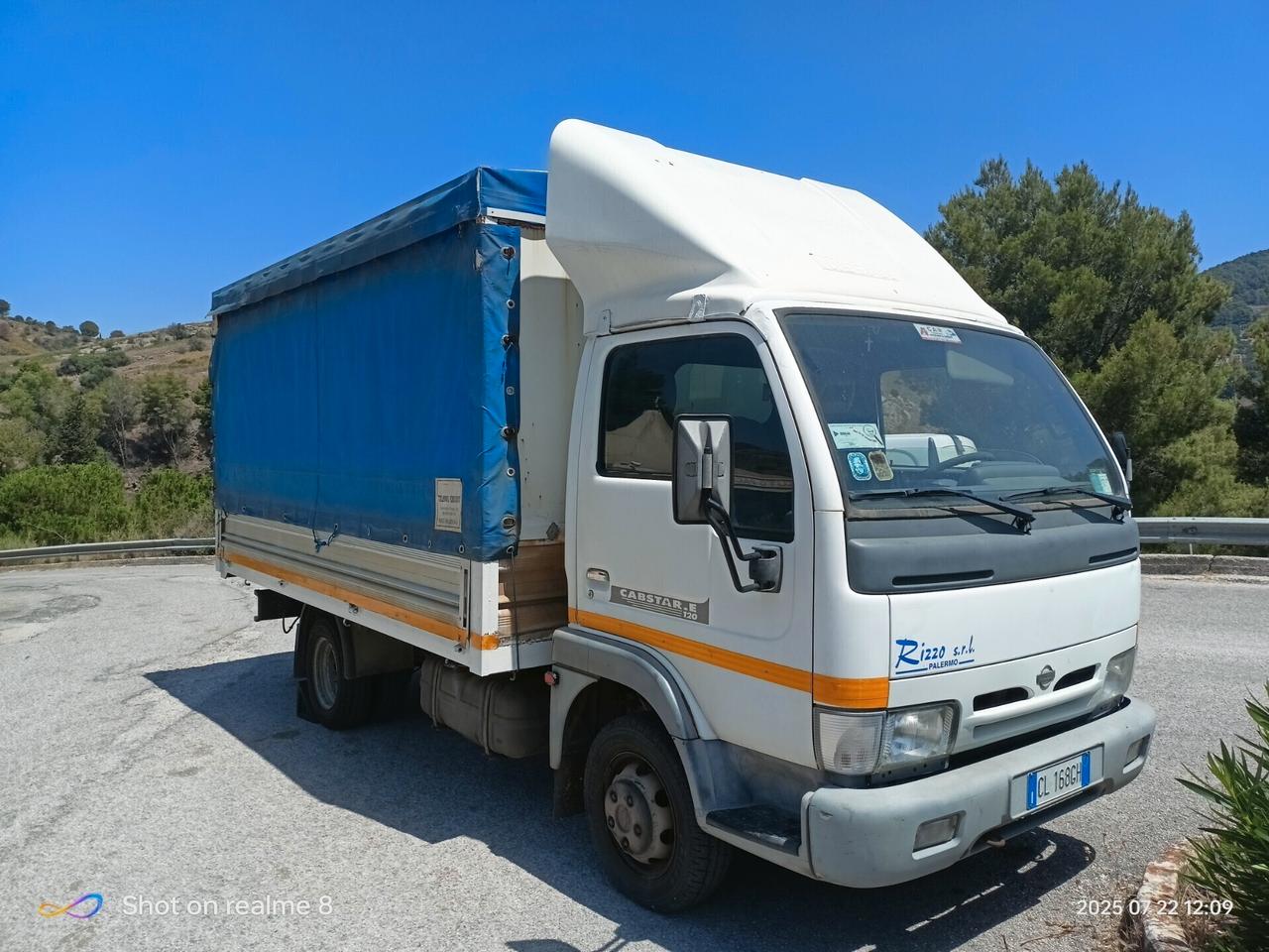 Nissan cabstar con centina