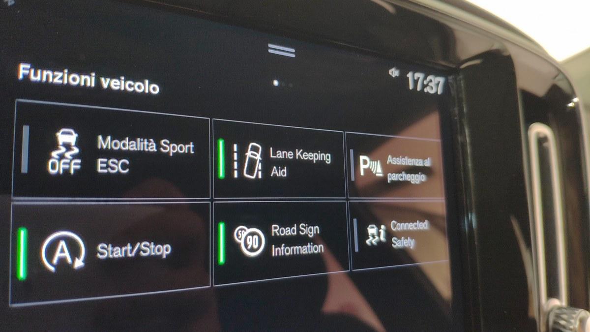 VOLVO Xc40 T3 Geartronic Momentum Pro