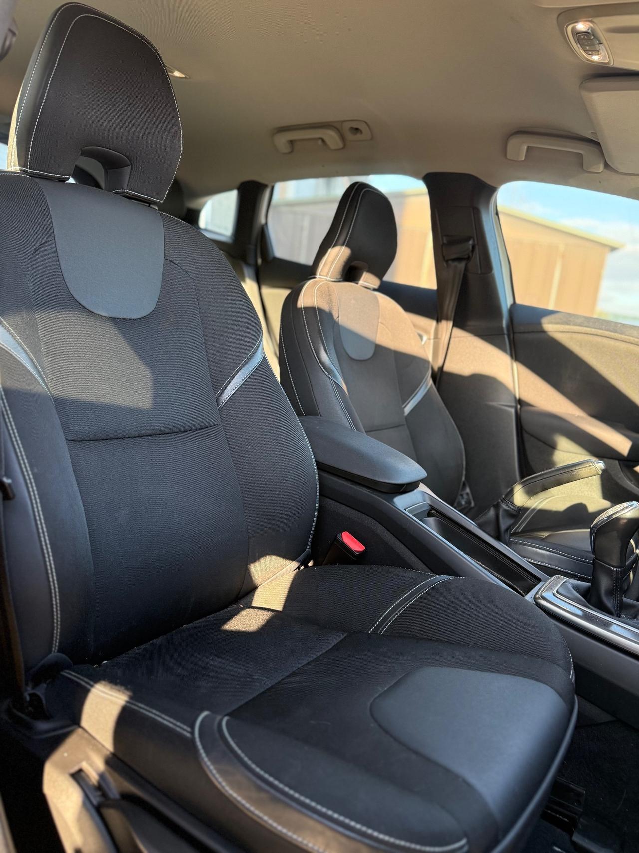 Volvo V40 D2 1.6 Summum