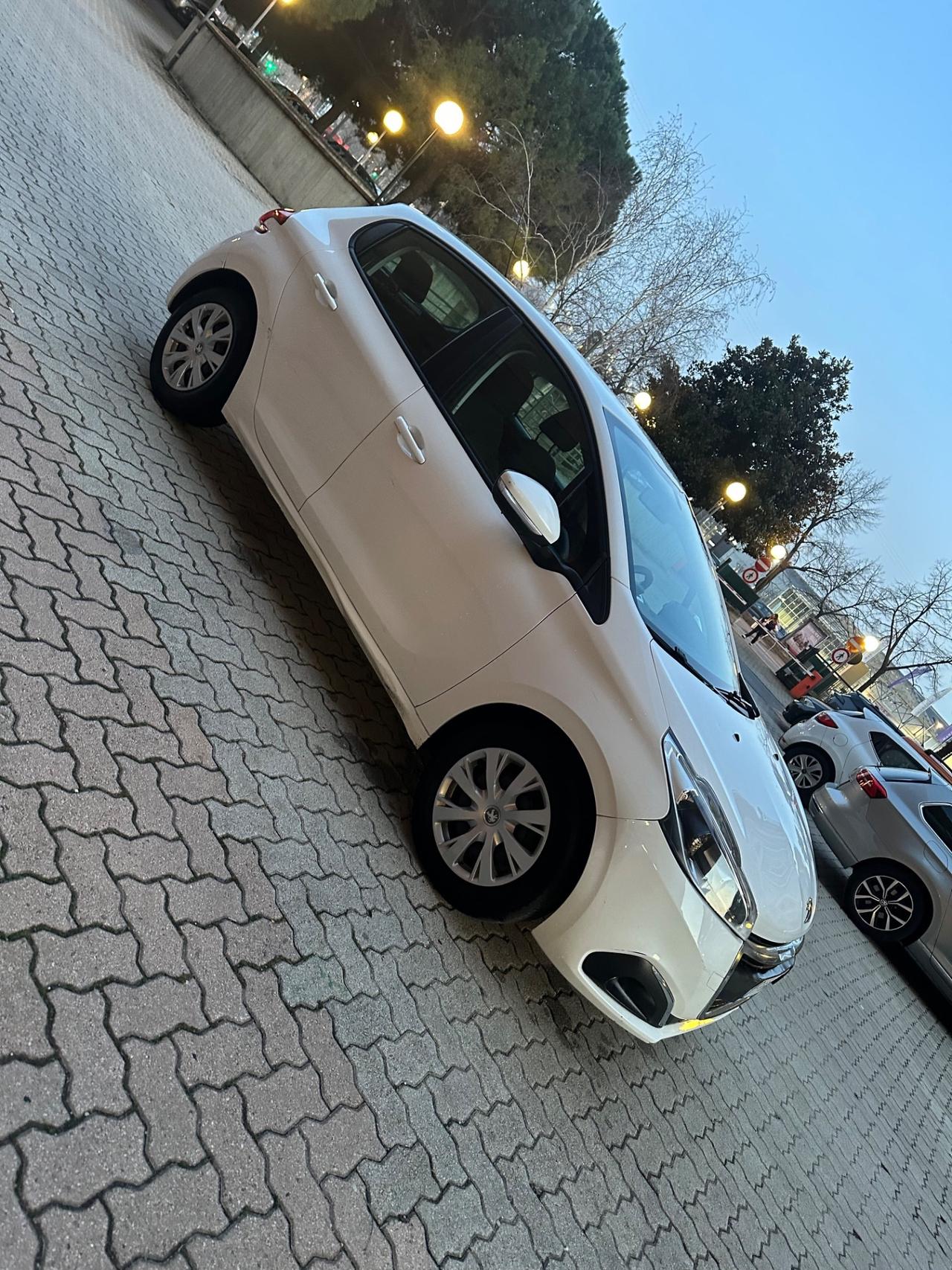 Peugeot 208 BlueHDi 75 5 porte Active