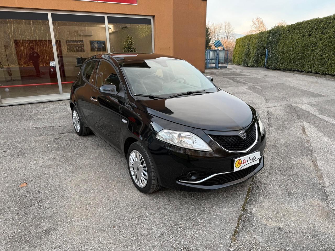 Lancia Ypsilon 1.3 MJT 95 CV 5Porte Gold E6