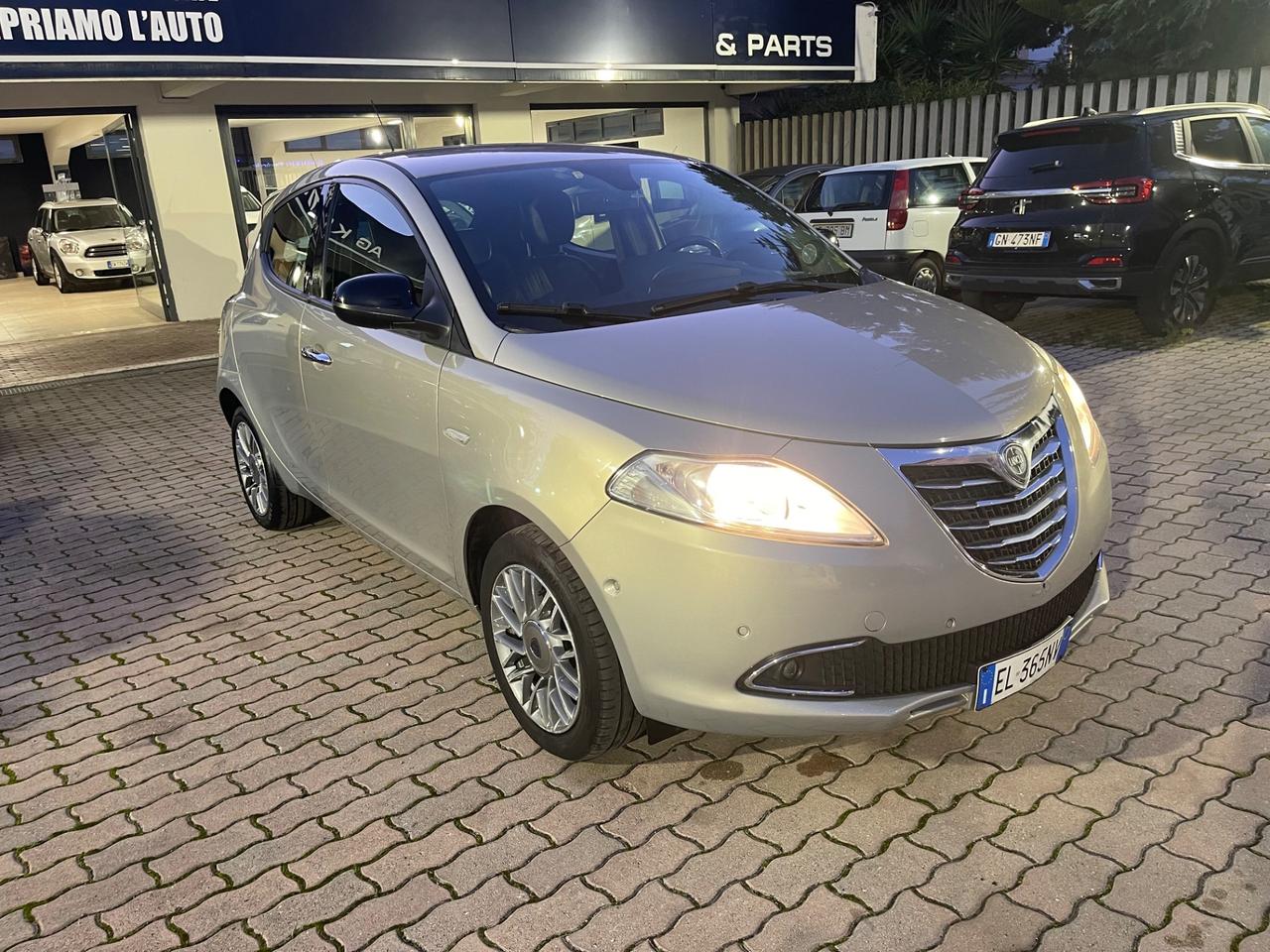Lancia Ypsilon 0.9 TwinAir 85 CV 5 porte S&S DFN Platinum